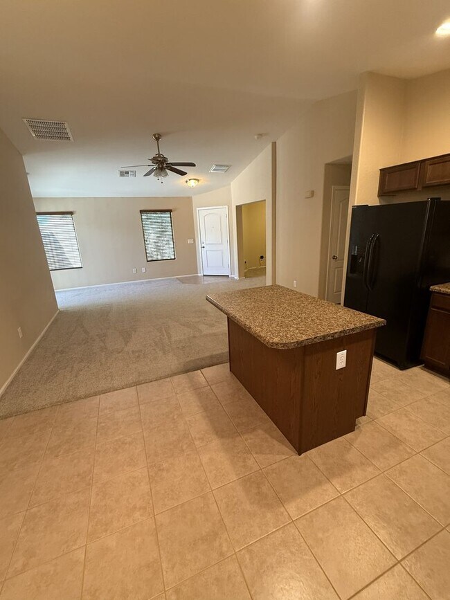 Building Photo - 40397 W Sanders Way