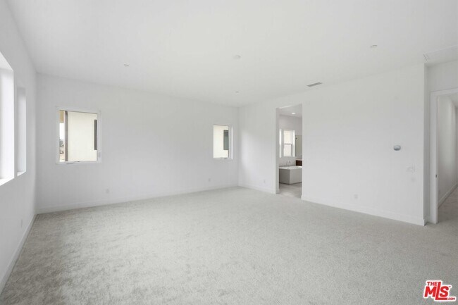Building Photo - 20568 Edgewood Ct