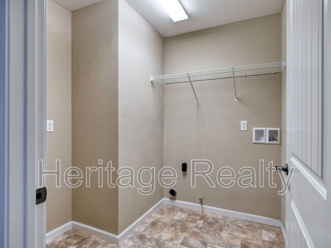Building Photo - 2647 Brooke Willow Blvd