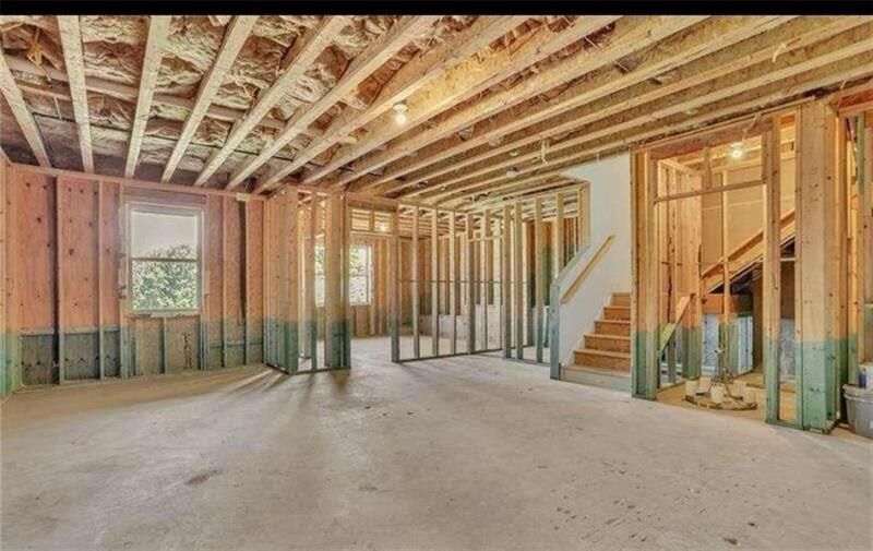 Building Photo - 2085 Manor Pointe Dr