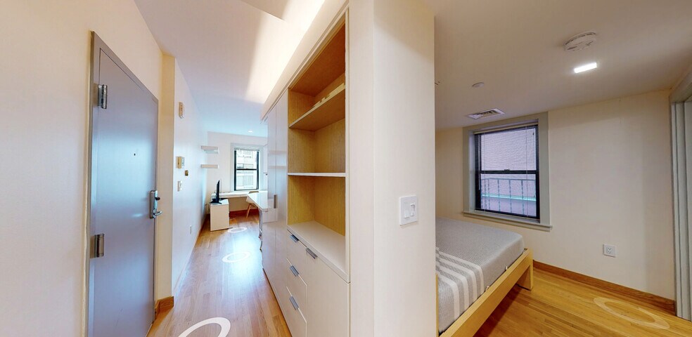 Primary Photo - 115 Mt Auburn St