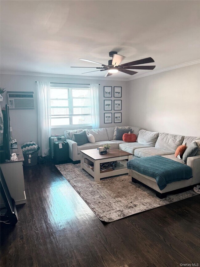 Building Photo - 81-10 Langdale St