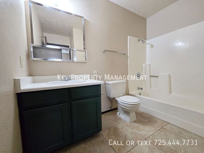 Building Photo - 2 BEDROOM 2 BATH UNIT NEAR NELLIS