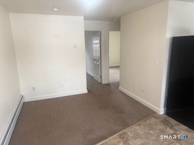 Building Photo - 127 Railroad St