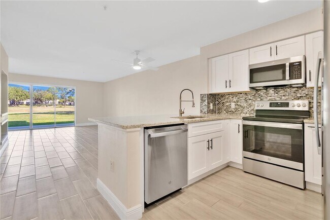 Primary Photo - 13953 Fairway Island Dr
