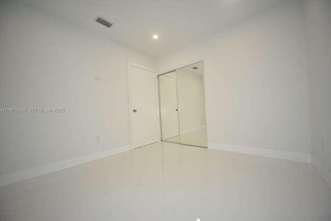 Building Photo - 18601 SW 97th Ct