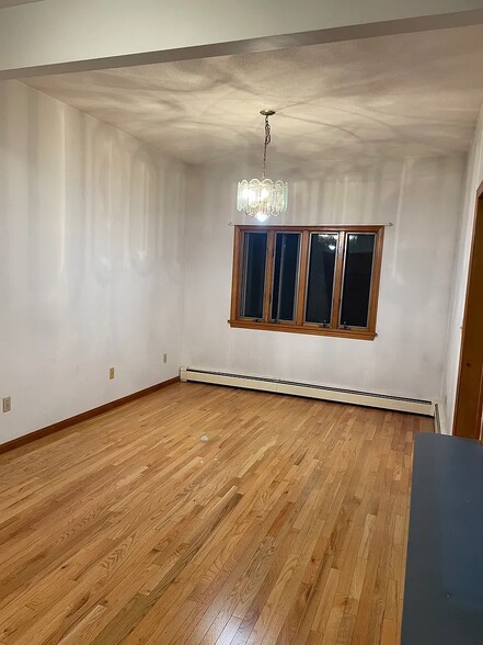 Building Photo - 229 Chapel St