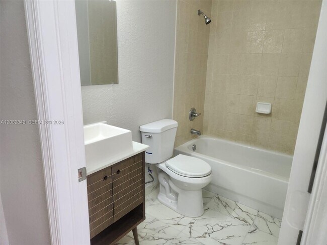 Building Photo - Southeast 31st Court, Homestead, FL 33035 - 3 BR 2.5 BA townhouse