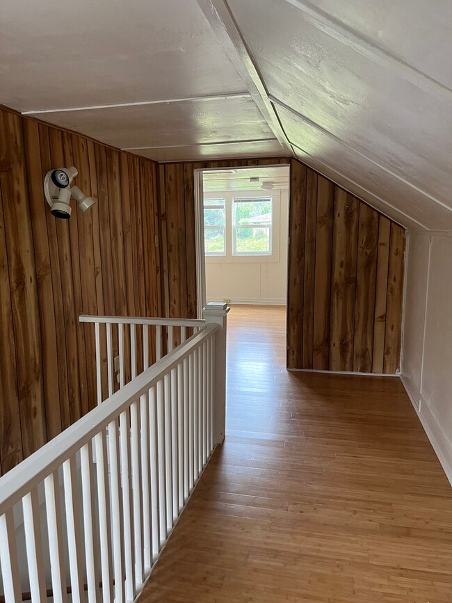 Building Photo - 401 Hemlock St