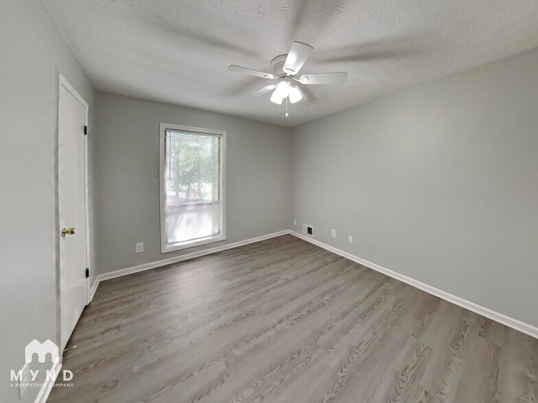Building Photo - 276 Grist Mill Ln