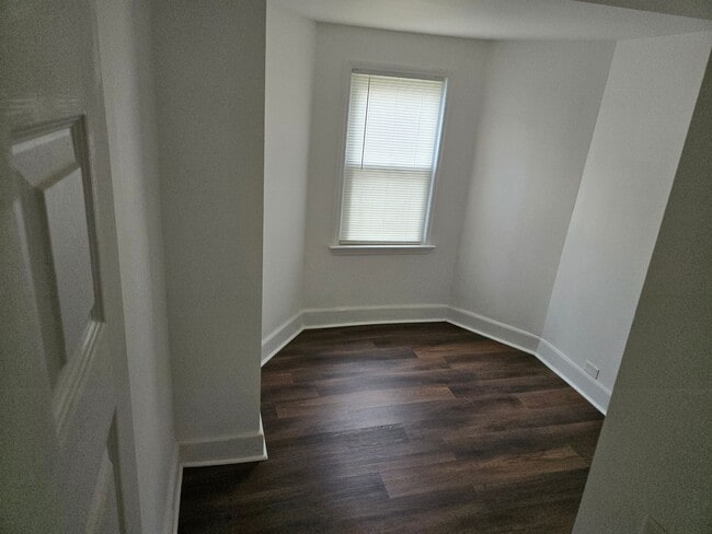 Building Photo - 3 Bedroom townhouse in Wilmington