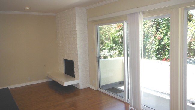 Building Photo - 3615 Greenfield Ave