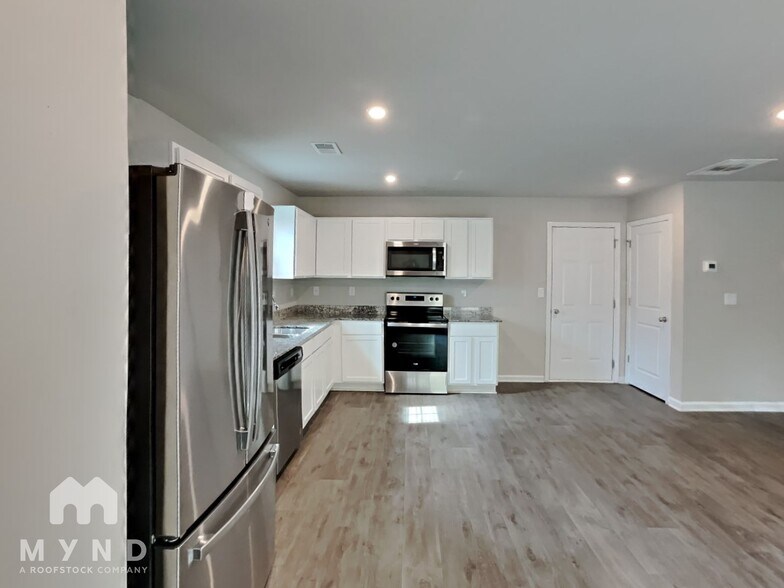 Building Photo - 27 Bennett Way