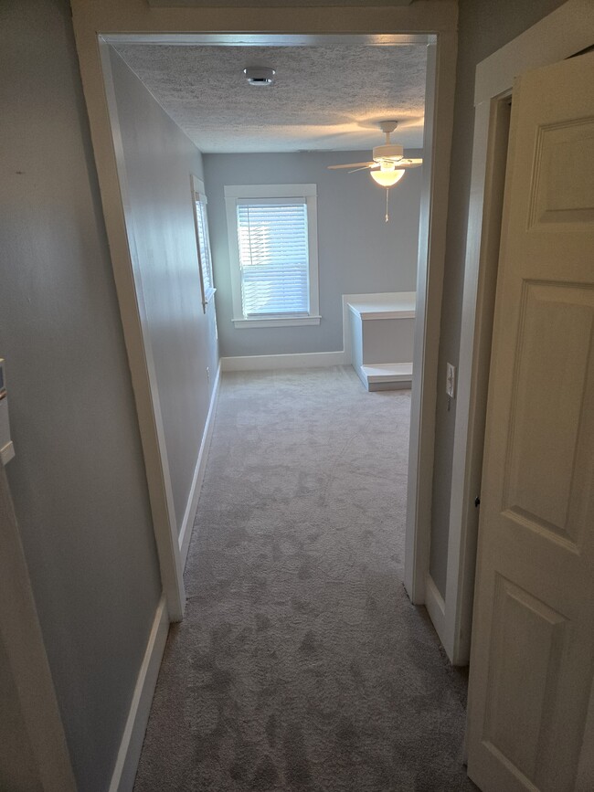 Building Photo - 5 Spaulding Ln