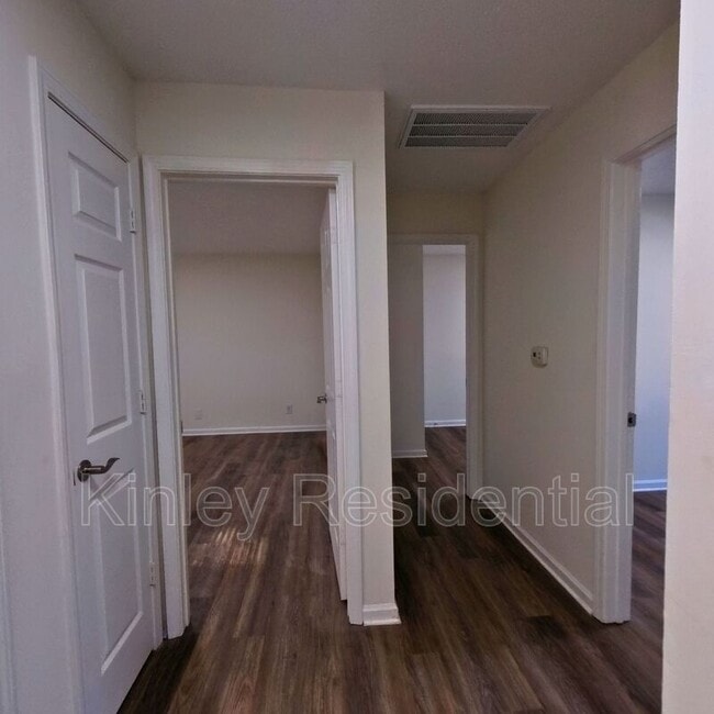 Building Photo - 613 Key St