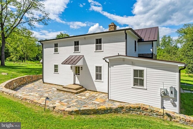 Building Photo - 5519 Hopewell Rd
