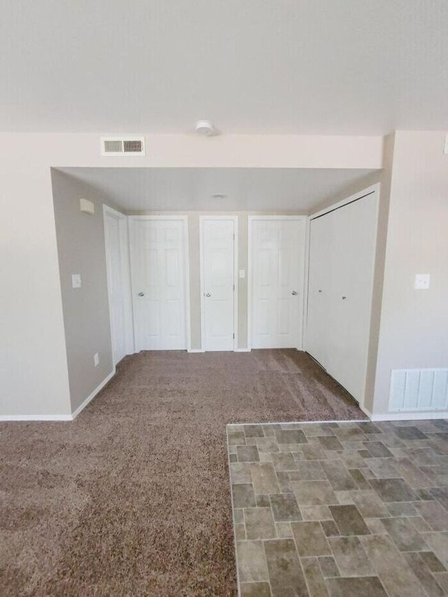 Building Photo - Cozy 2-Bedroom Upper-Level Home in Brookwo...