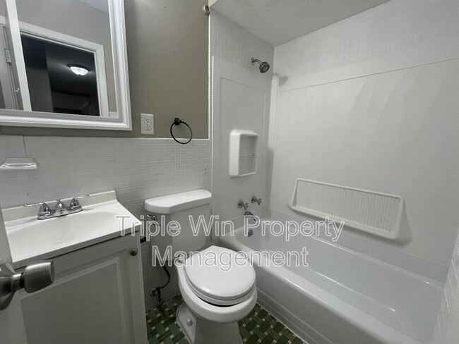 Building Photo - 11930 N Ranch Dr