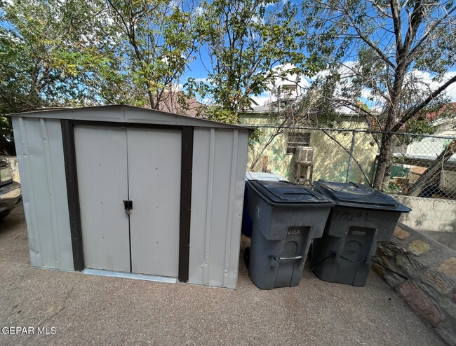 Building Photo - 1722 E Rio Grande Ave