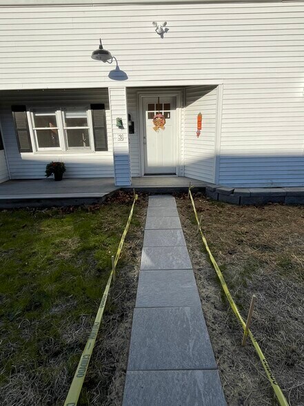 Building Photo - 310 Wadleigh Falls Rd