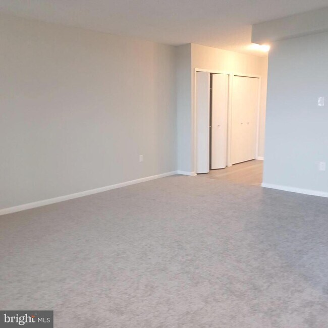 Building Photo - 3701 S George Mason Dr