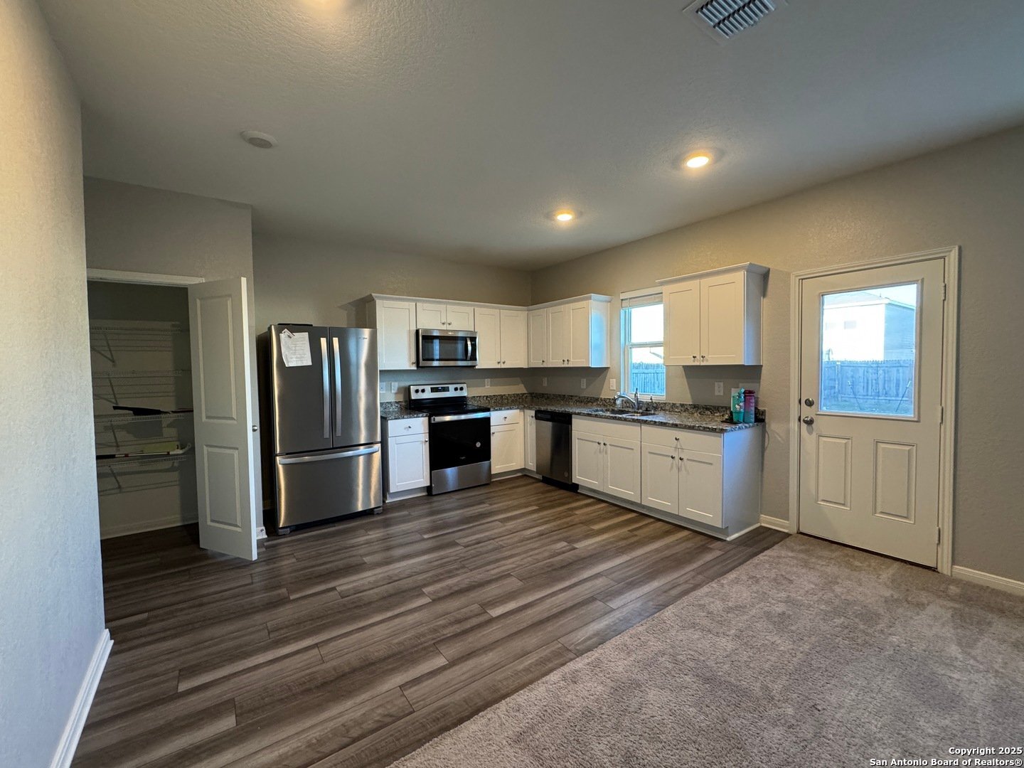 Building Photo - 14685 Maple Ter