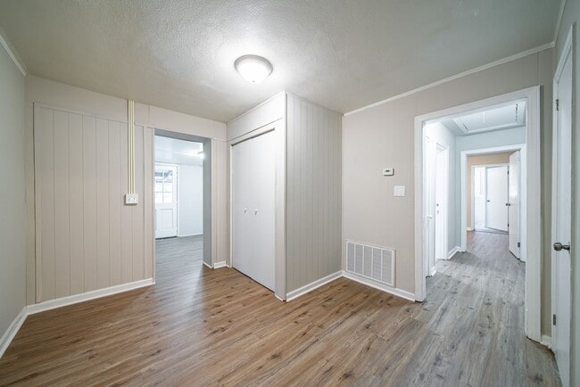 Building Photo - Beautifully Updated Corner Lot Home!