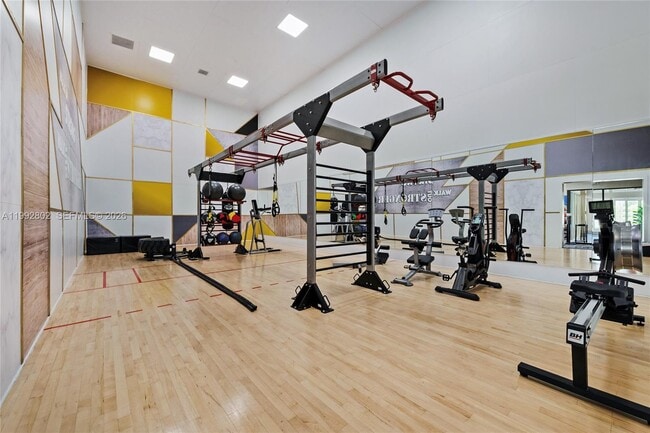 Building Photo - 10560 SW 156th Pl