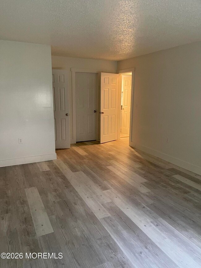 Building Photo - 141 Aster Ct