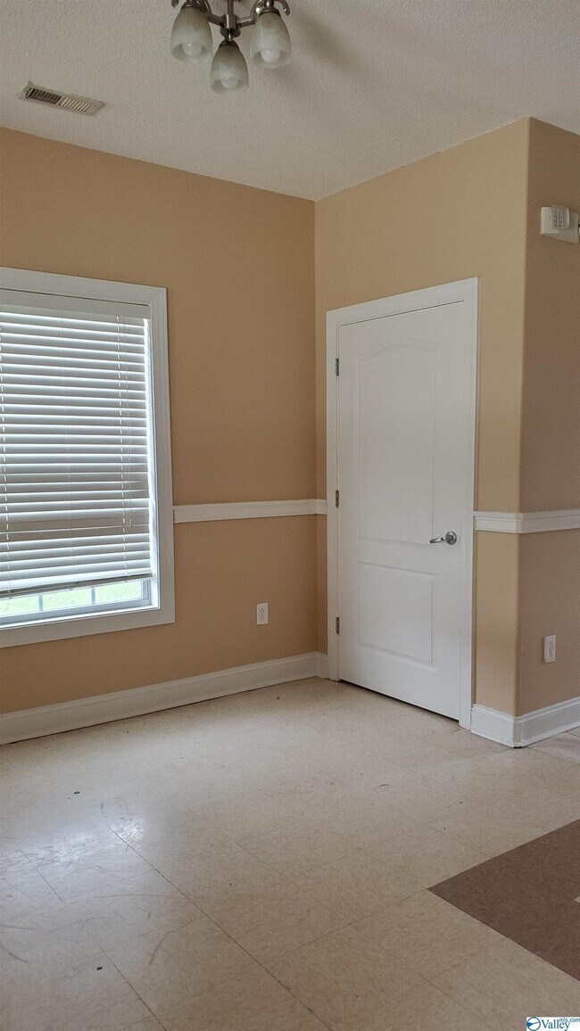 Building Photo - 10443 Wall Triana Hwy