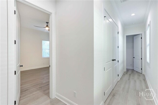 Building Photo - 222 W 39th St