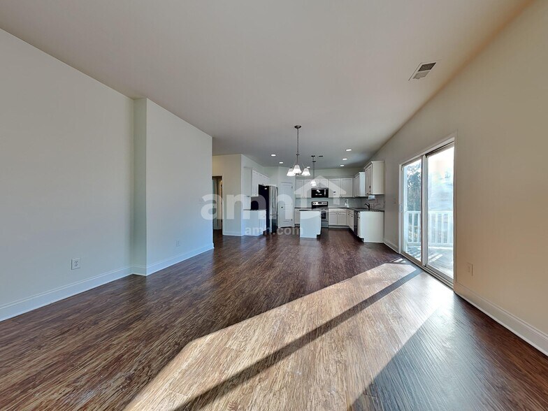 Building Photo - 1027 Monitor Ct