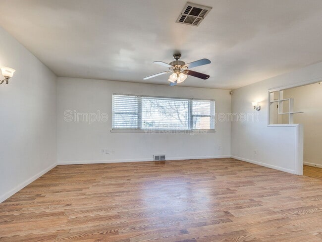 Building Photo - 611 Garth Brooks Blvd