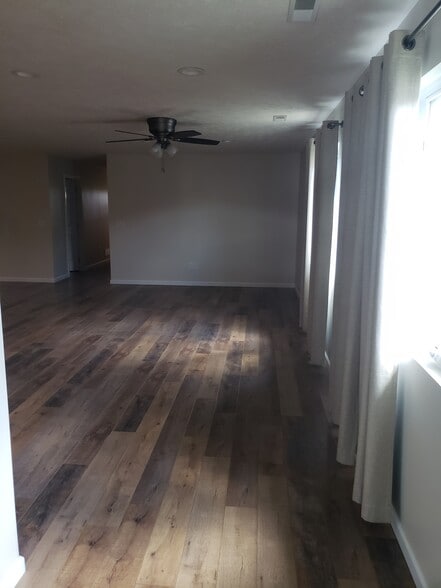Building Photo - 811 G Avenue Pl
