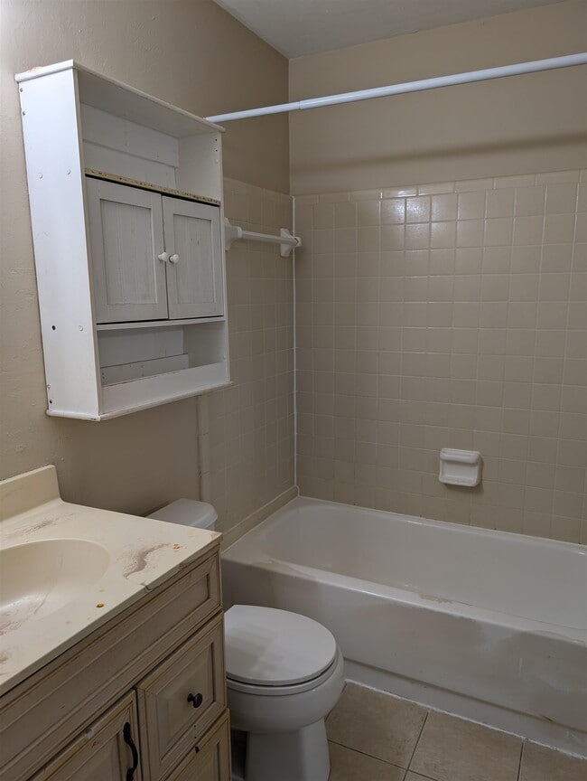 Building Photo - 2035 Continental Ave