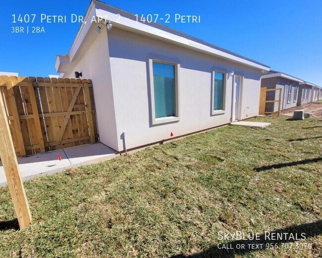 Building Photo - 1407 Petri Dr
