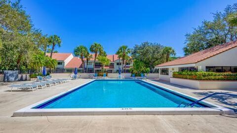 Building Photo - 402 Sea Oats Dr