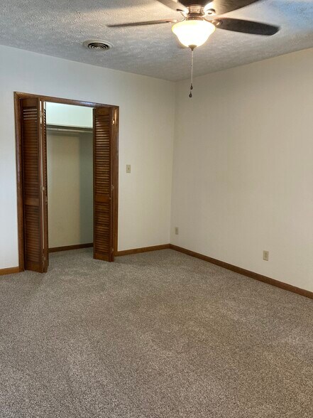 Building Photo - 258 Blue Prince Rd