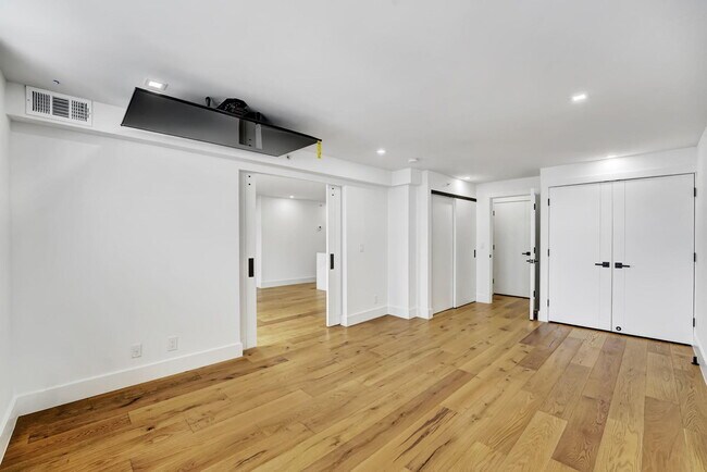 Building Photo - 4511 S Ocean Blvd