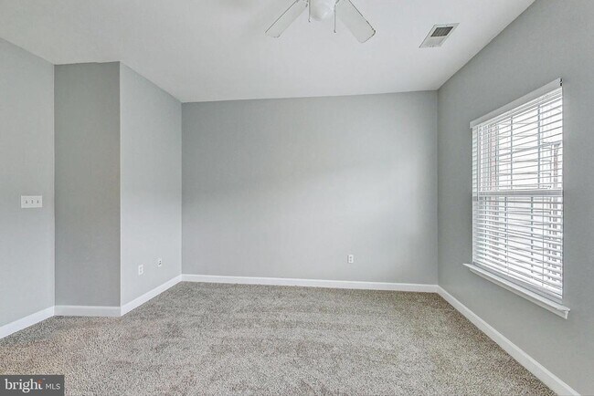 Building Photo - 3274 Amazon Ln