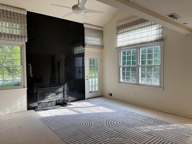 Building Photo - 89 Fox Run Dr