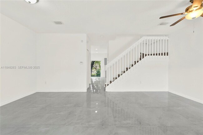 Building Photo - 1637 SE 30th St