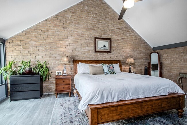 Building Photo - 1942 Indiana St