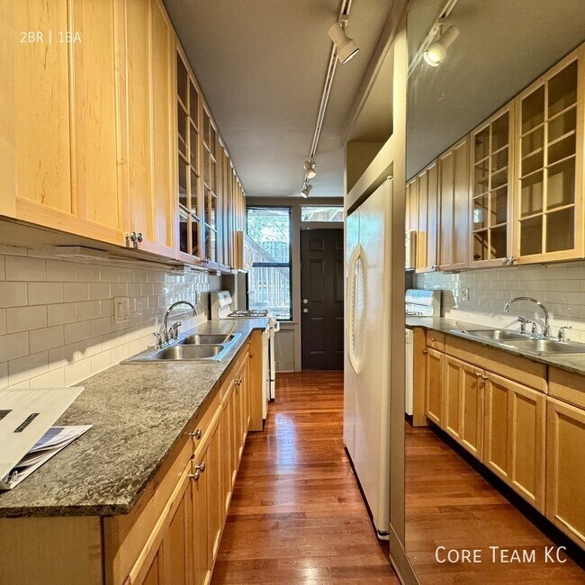 Building Photo - 3818 Walnut St