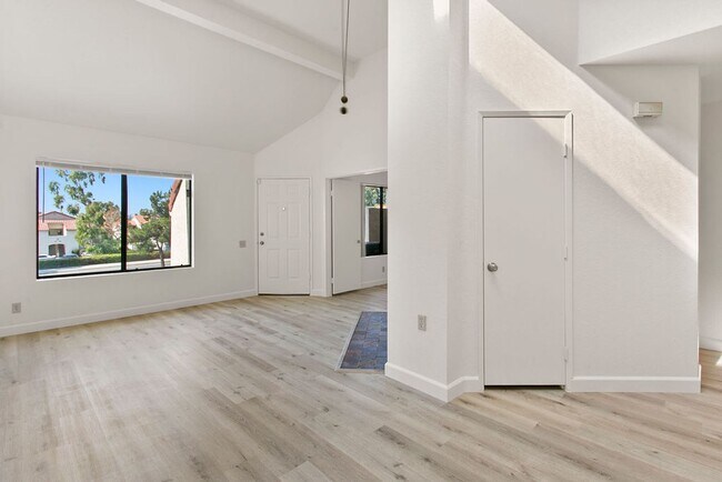 Building Photo - 3 Largo St