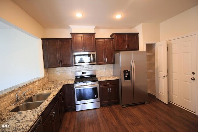 Building Photo - 1212 Nightshade Dr