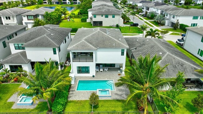 Building Photo - 17222 Blue Bayou Dr