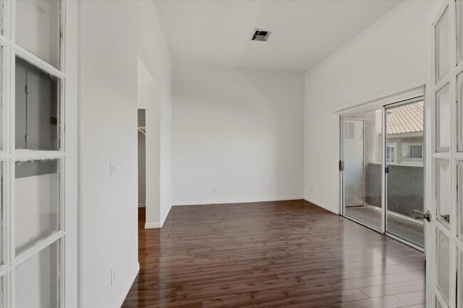 Building Photo - 5125 W Reno Ave