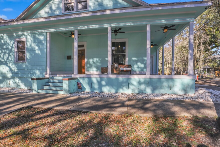 Fron Door Entrance / Porch - 51 E 4th St