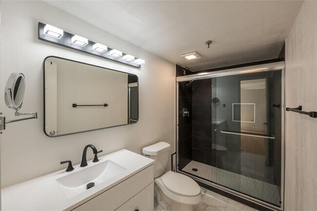 Building Photo - 375 Ralph McGill Blvd NE